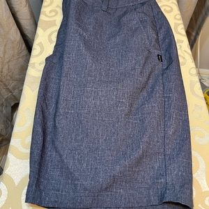 Men’s Oakley shorts “regular fit” size 40 flawless condition. Golf/ Sporty